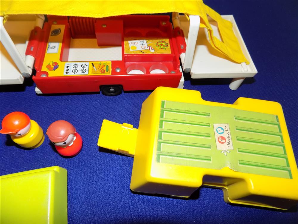 Fisher Price Little People Pop Up Camper #992 Excellent picture 20409