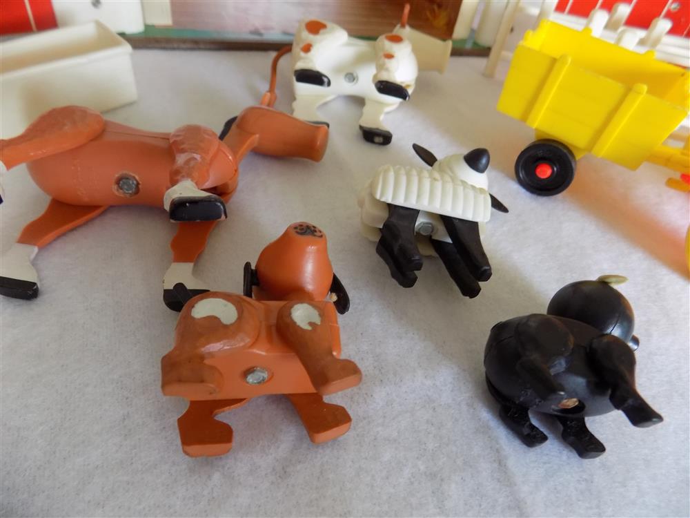 Fisher Price Little People Farm #915 Hex Animals picture 21430