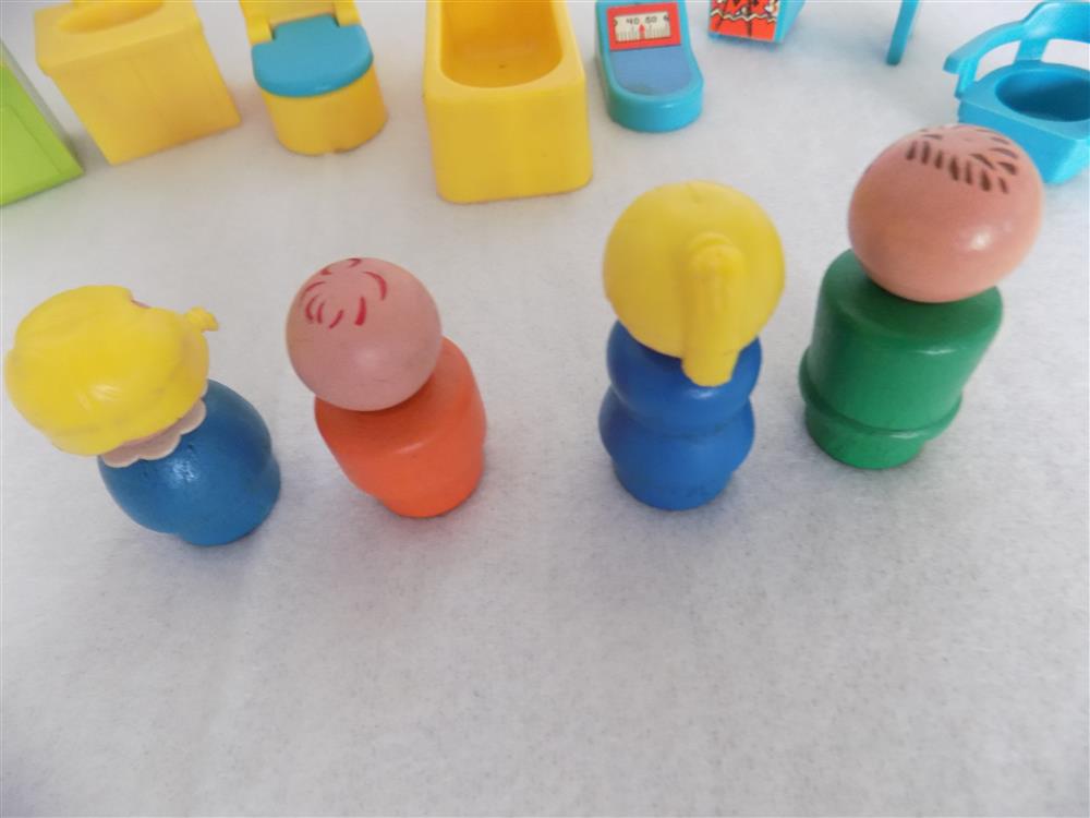 Fisher Price Play Family House Bath Utility Room Set #725 picture 18321