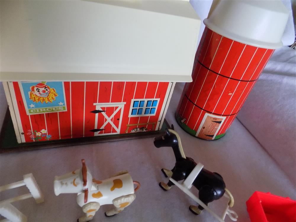 Fisher Price Little People Farm #915 Excellent picture 22440