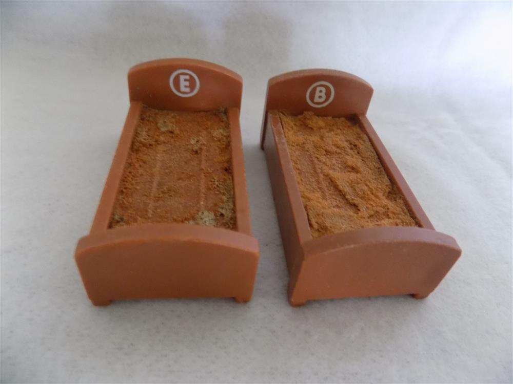 Fisher Price Sesame Street #938 Bert & Ernie Brown Beds picture 22468