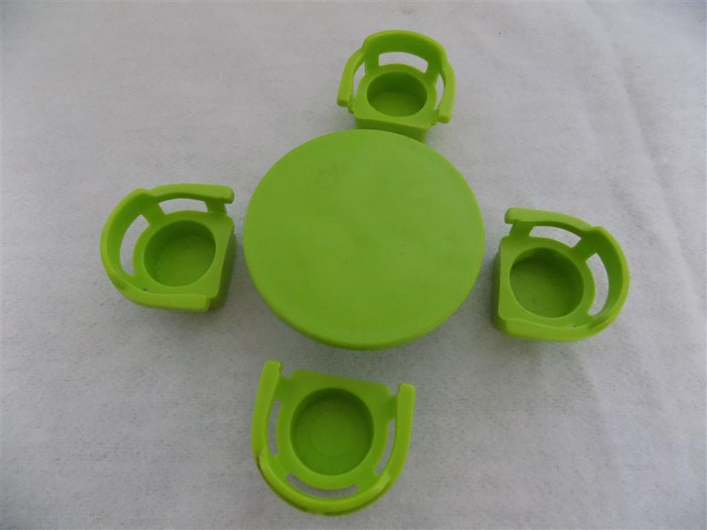 Fisher Price Little People #952 Green Round Table Four Chairs picture 23474