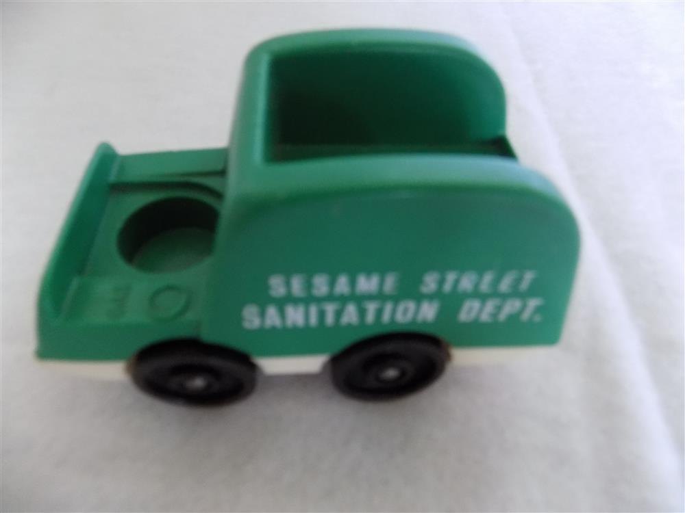Fisher Price Little People Sesame Street #938 Sanitation Truck picture 22477