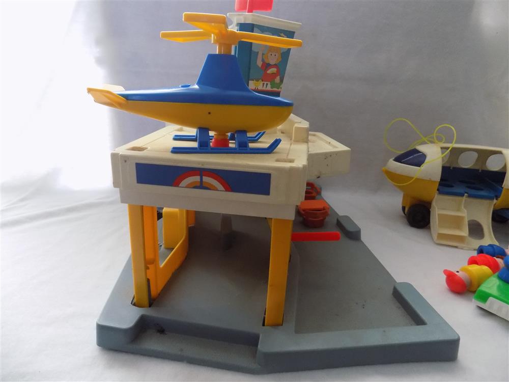 1980 Fisher Price Little People Airport Jetport #933 picture 23616