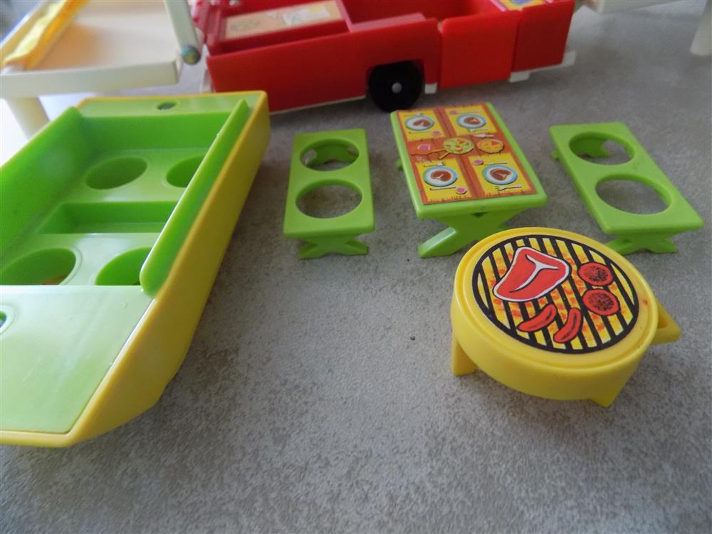 Fisher Price Little People Play Family #992 Pop-Up Camper picture 23636