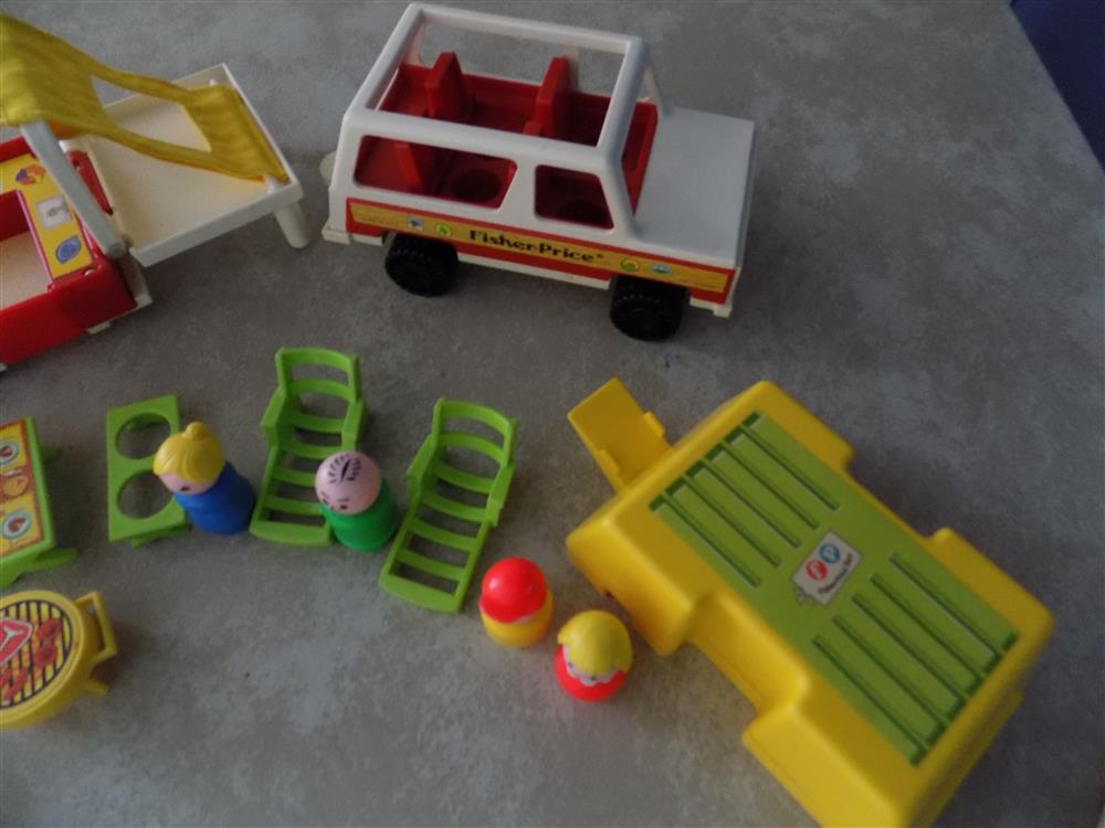 Fisher Price Little People Play Family #992 Pop-Up Camper picture 23639