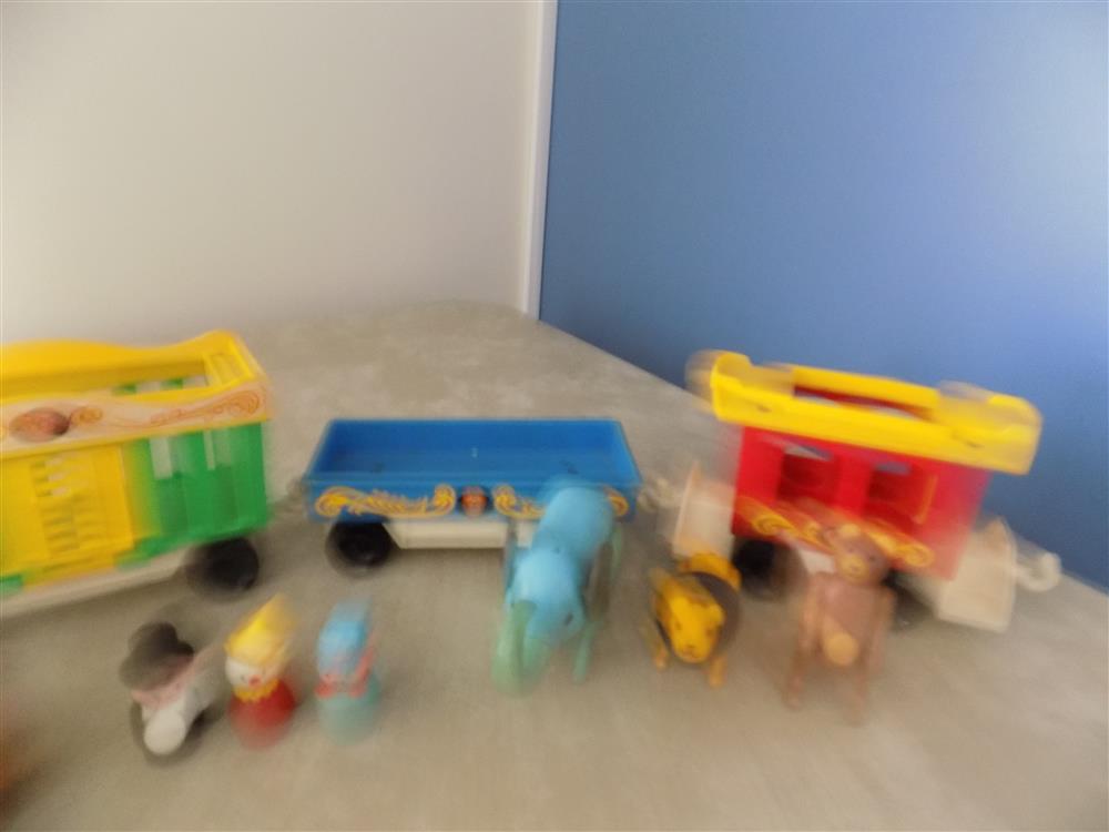 Fisher Price Little People #991 Play Family Circus Train 4 Train picture 23655