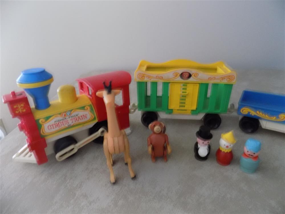 Fisher Price Little People #991 Play Family Circus Train 4 Train picture 23658