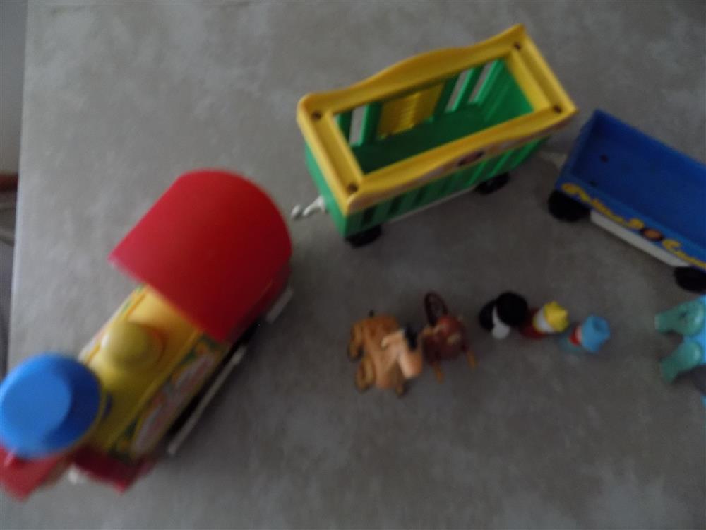 Fisher Price Little People #991 Play Family Circus Train 4 Train picture 23663