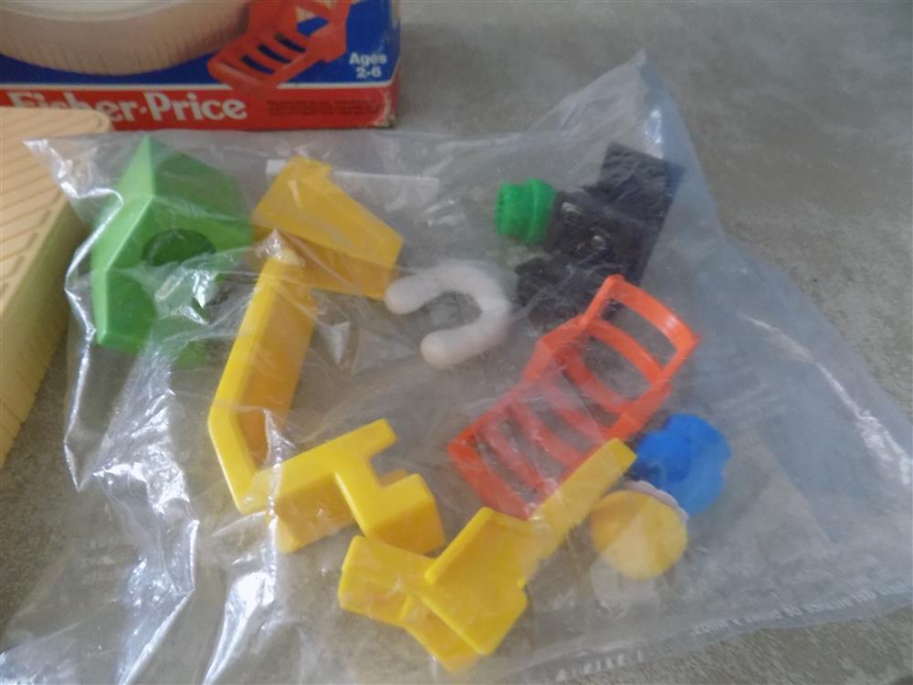 Fisher Price Little People Swimming Pool #2526 Sealed picture 23684
