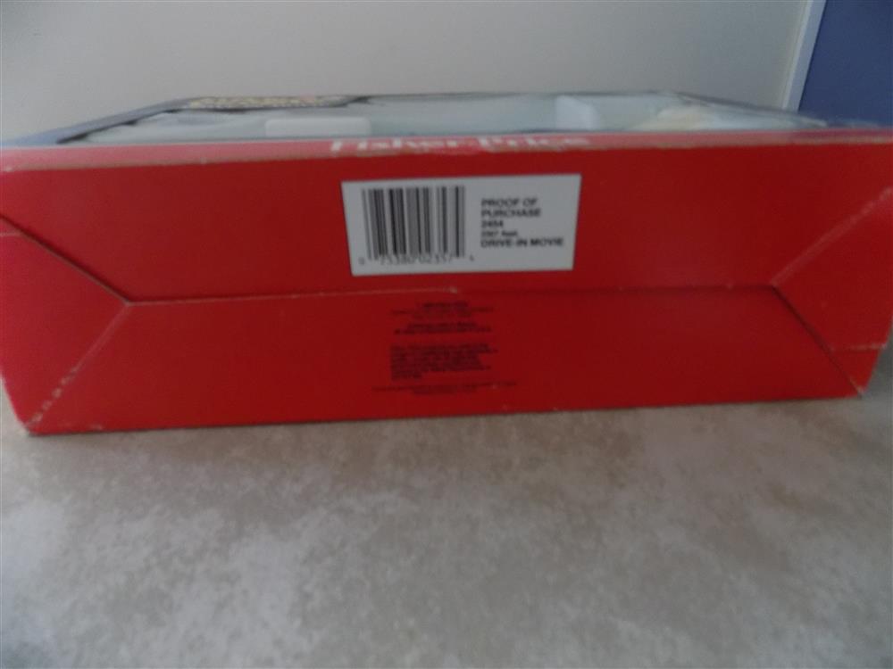 Fisher Price Little People Drive In Movie Theater #2454 Sealed picture 23695