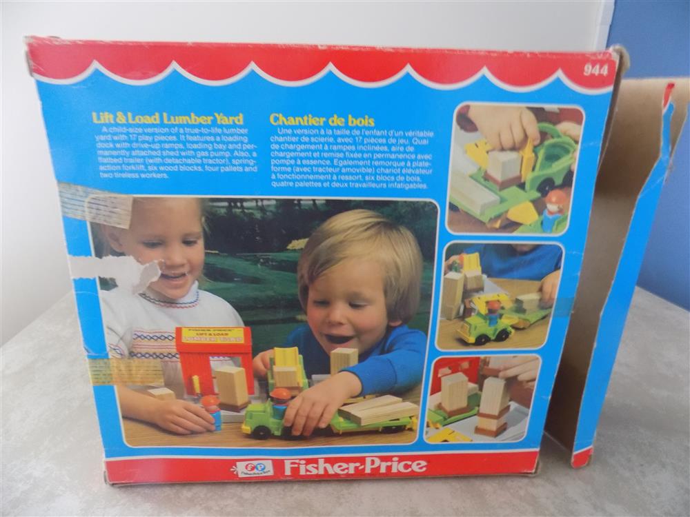 Fisher Price Little People Lift & Load Lumber Yard #944 picture 23719