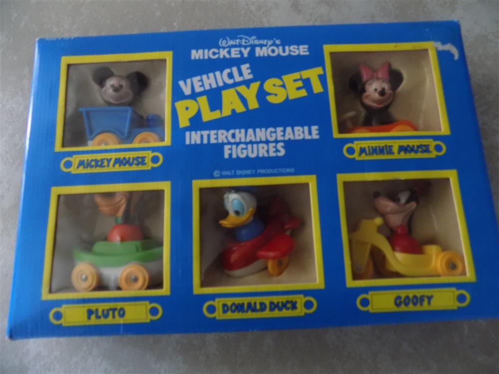 Vintage Walt Disney Mickey Mouse Vehicle Play Set Illco Near Mint Set picture 23724