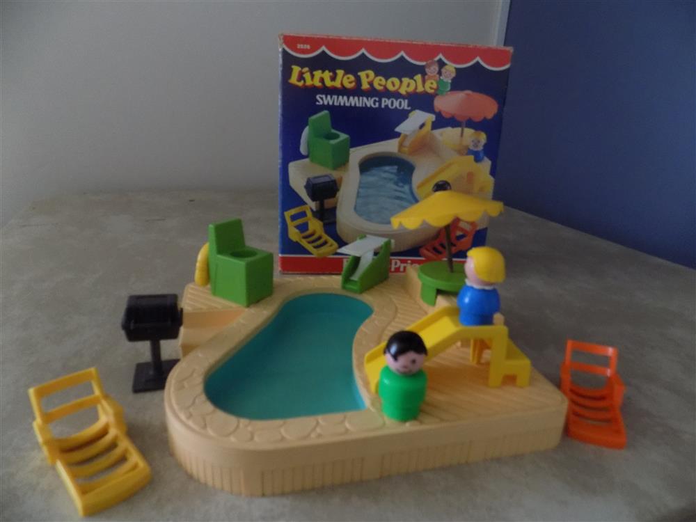 Fisher Price Little People Swimming Pool Set #2526 picture 23733