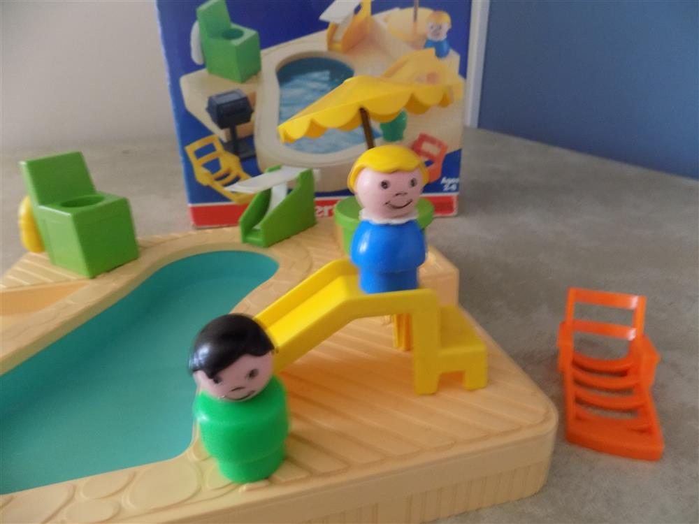 Fisher Price Little People Swimming Pool Set #2526 picture 23734