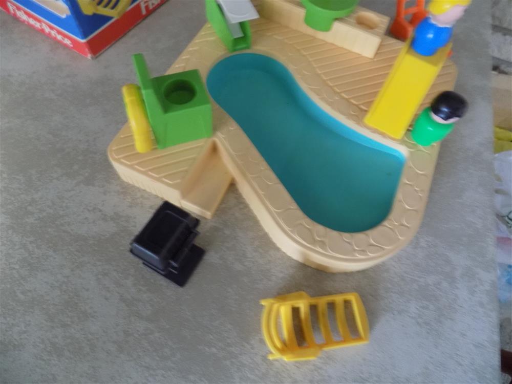 Fisher Price Little People Swimming Pool Set #2526 picture 23737