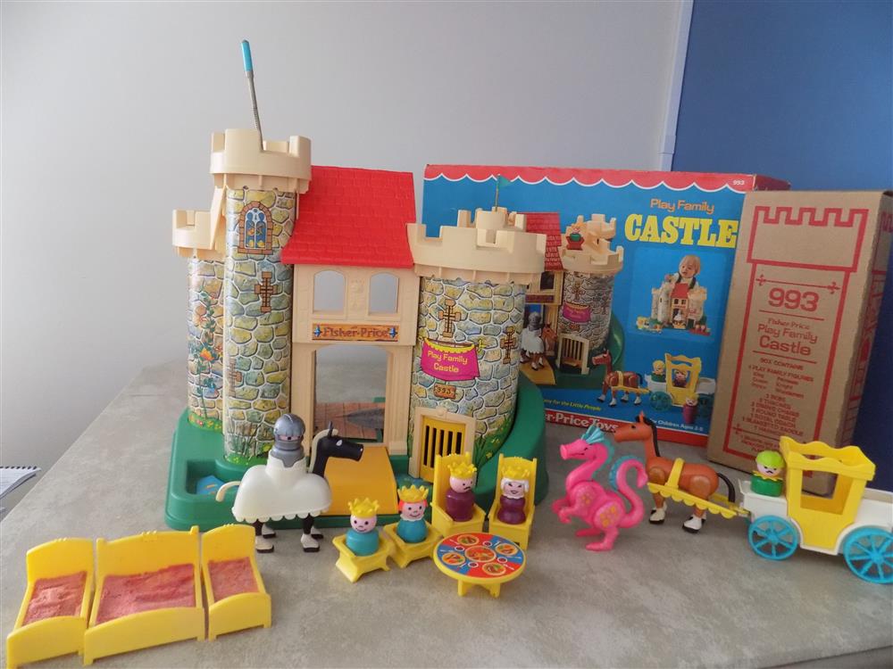 Fisher Price Little People Play Family Castle #993 Near Mint with both boxes picture 23749