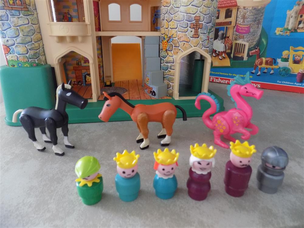Fisher Price Little People Play Family Castle #993 Near Mint with both boxes picture 23754