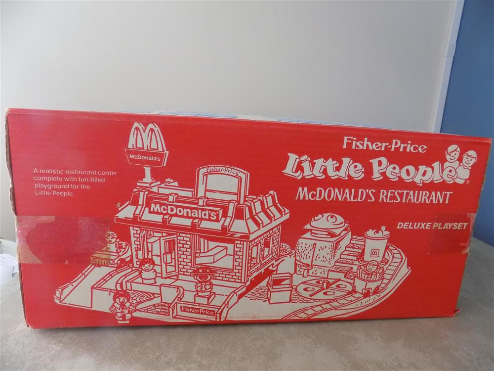 Vintage Fisher-Price Little People McDonalds Restaurant Set #2552 - New In Sealed Box (1990) picture 23772