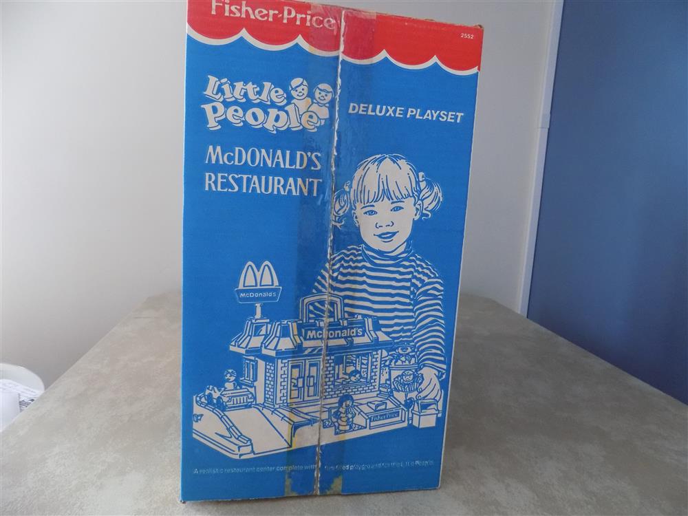 Vintage Fisher-Price Little People McDonalds Restaurant Set #2552 - New In Sealed Box (1990) picture 23774