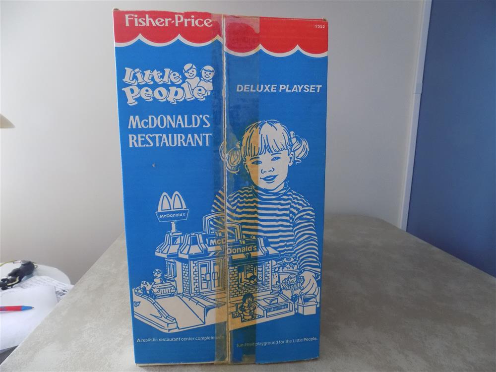 Vintage Fisher-Price Little People McDonalds Restaurant Set #2552 - New In Sealed Box (1990) picture 23775