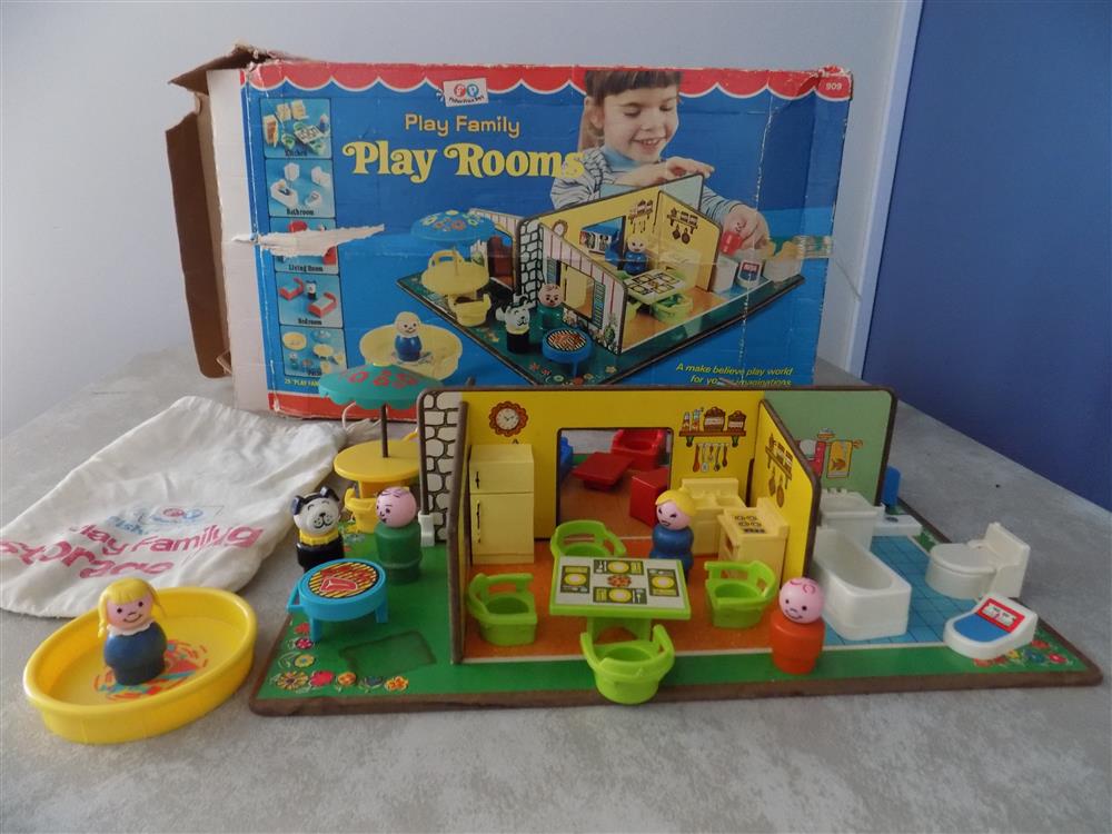 Vintage Fisher-Price Little People #909 Play Family Rooms - Complete with Rare Box & Storage Bag (1972-1974) picture 23810