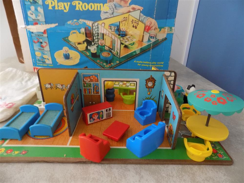 Vintage Fisher-Price Little People #909 Play Family Rooms - Complete with Rare Box & Storage Bag (1972-1974) picture 23812