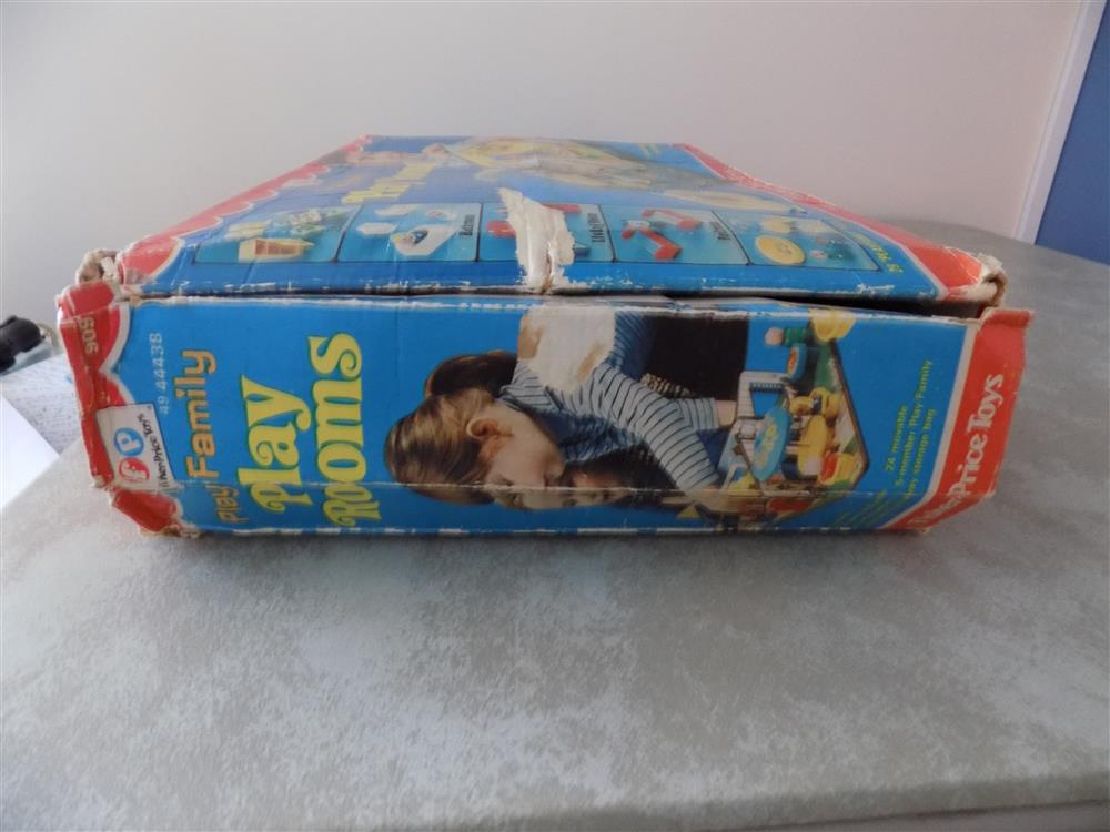 Vintage Fisher-Price Little People #909 Play Family Rooms - Complete with Rare Box & Storage Bag (1972-1974) picture 23830