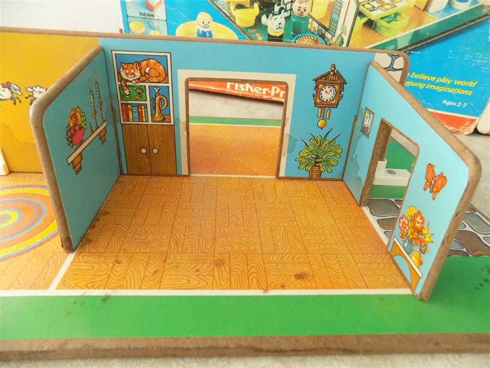 Vintage Fisher-Price Little People #909 Play Family Rooms - Complete with Rare Box & Storage Bag (1972-1974) picture 23824
