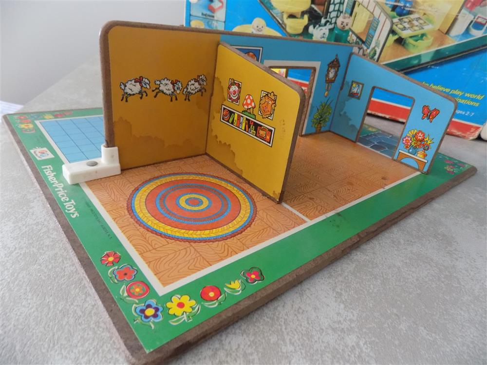 Vintage Fisher-Price Little People #909 Play Family Rooms - Complete with Rare Box & Storage Bag (1972-1974) picture 23825