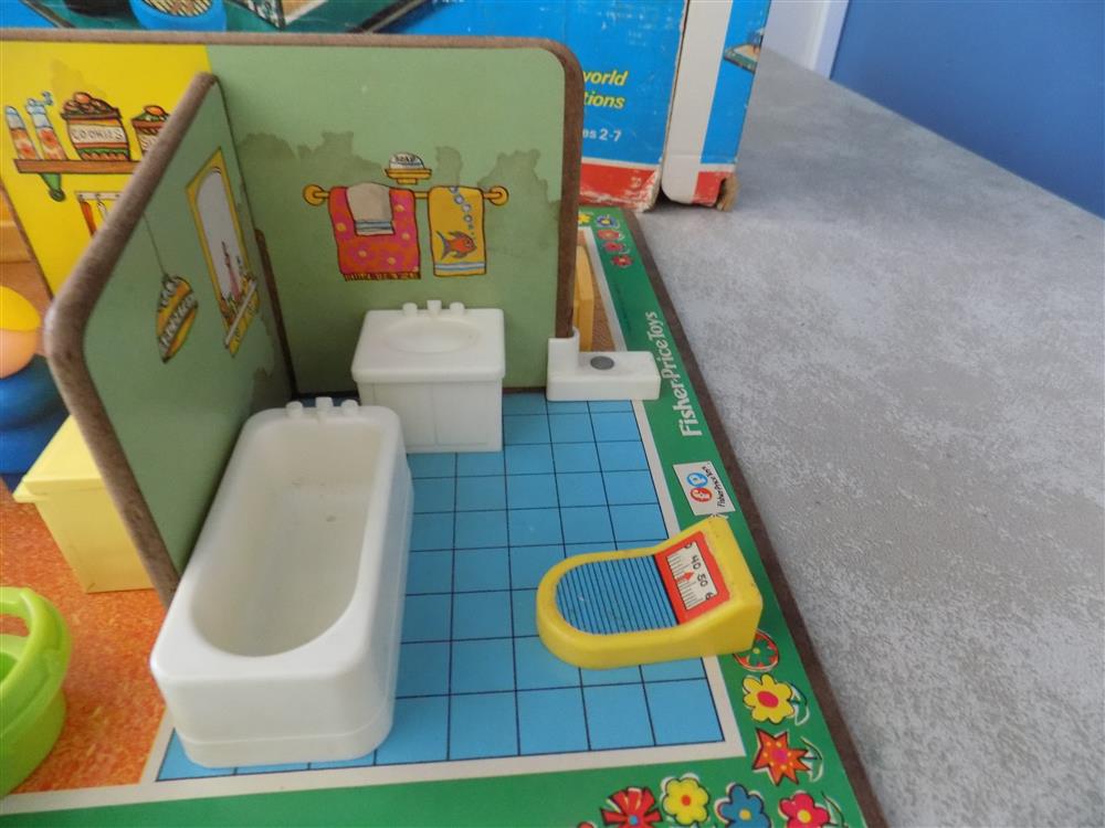 Fisher Price Play Family Rooms #909 Incomplete picture 23515