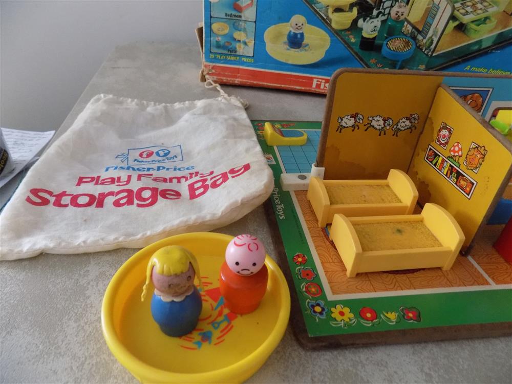 Fisher Price Play Family Rooms #909 Incomplete picture 23517