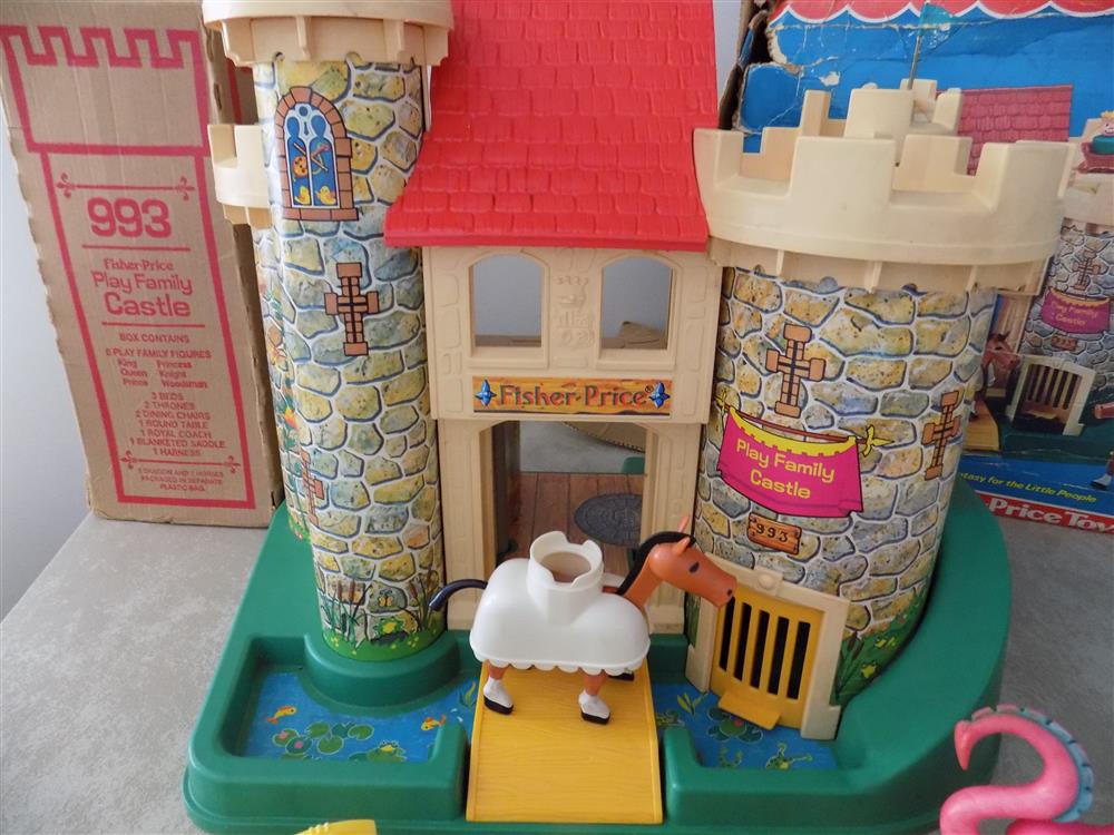 Fisher Price Little People Castle #993 Vintage 1974 Excellent picture 23533