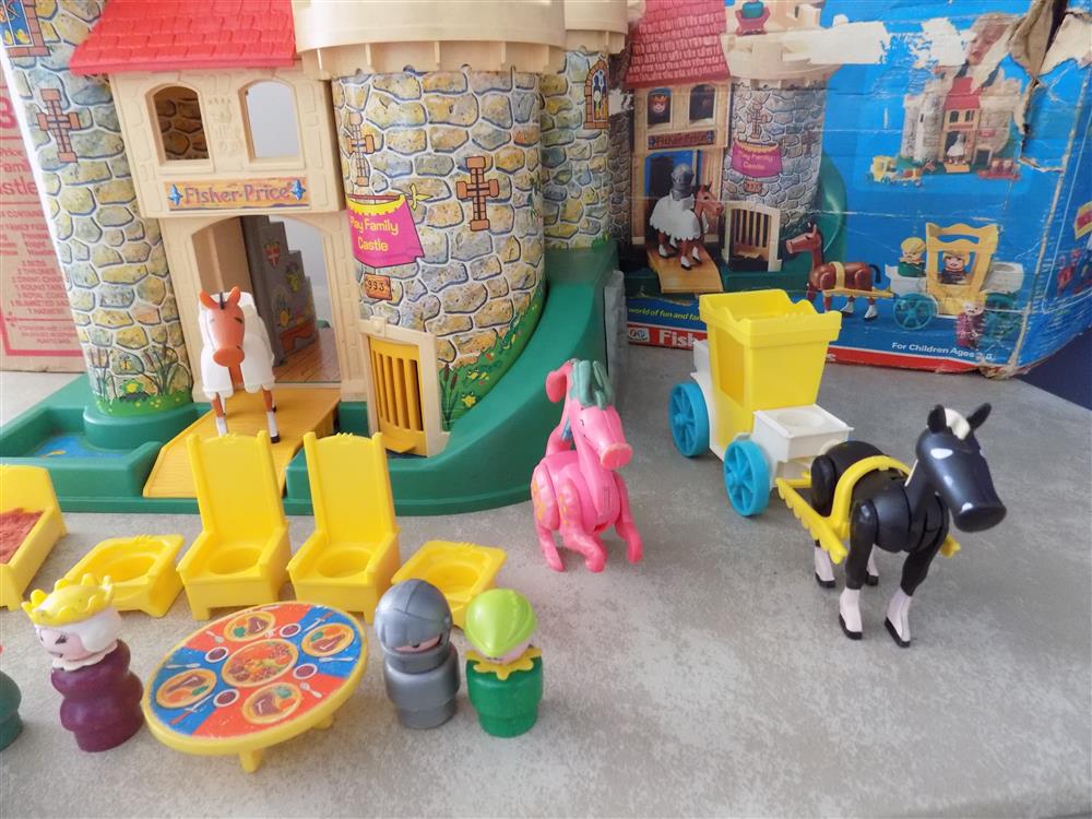 Fisher Price Little People Castle #993 Vintage 1974 Excellent picture 23536