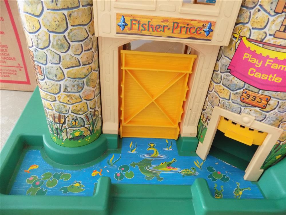 Fisher Price Little People Castle #993 Vintage 1974 Excellent picture 23537