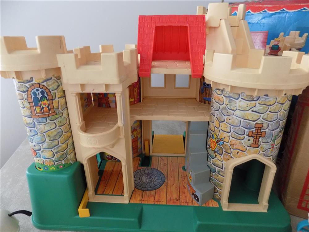 Fisher Price Little People Castle #993 Vintage 1974 Excellent picture 23538