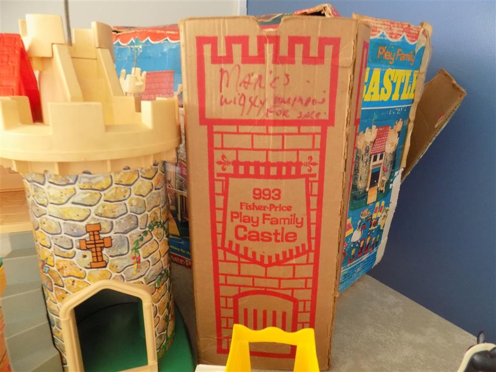 Fisher Price Little People Castle #993 Vintage 1974 Excellent picture 23539
