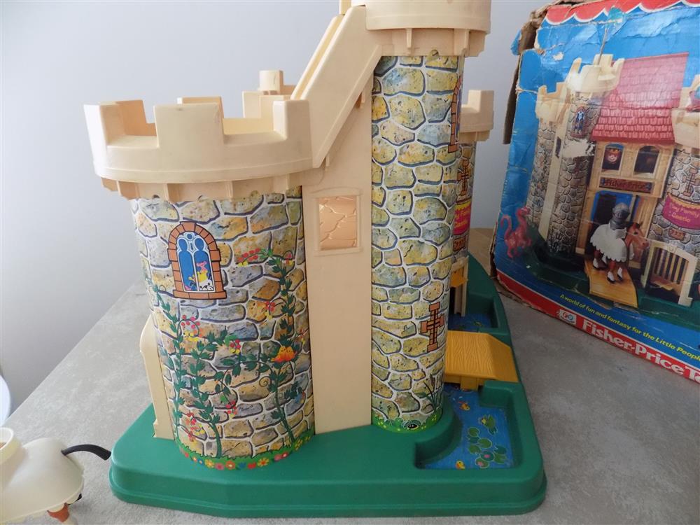 Fisher Price Little People Castle #993 Vintage 1974 Excellent picture 23540