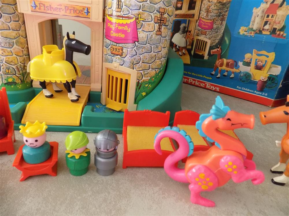 Fisher Price Little People Castle #993 Vintage Mint with Two Boxes picture 23834