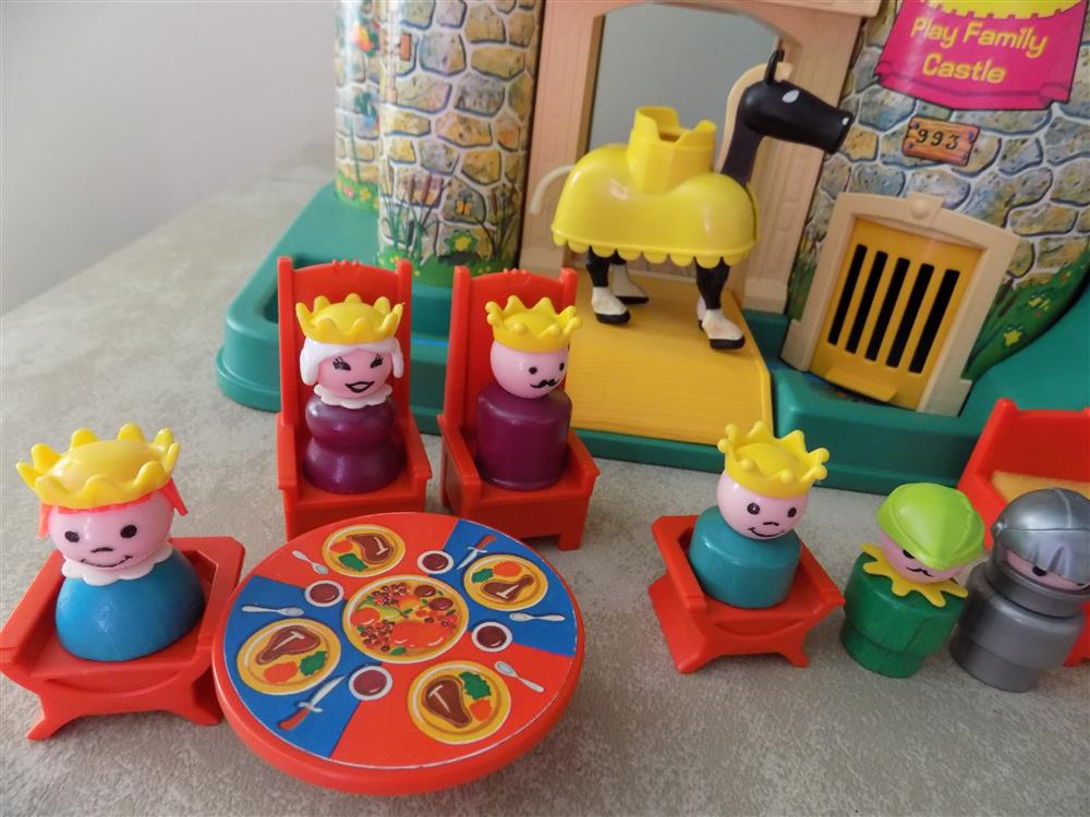 Fisher Price Little People Castle #993 Vintage Mint with Two Boxes picture 23835
