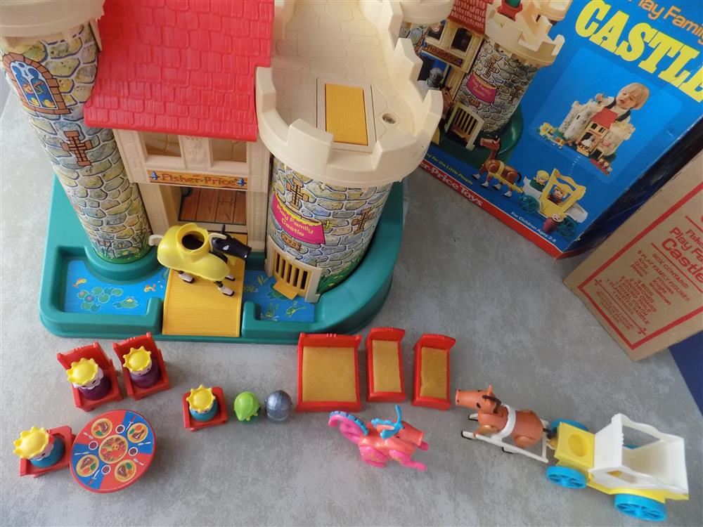 Fisher Price Little People Castle #993 Vintage Mint with Two Boxes picture 23837