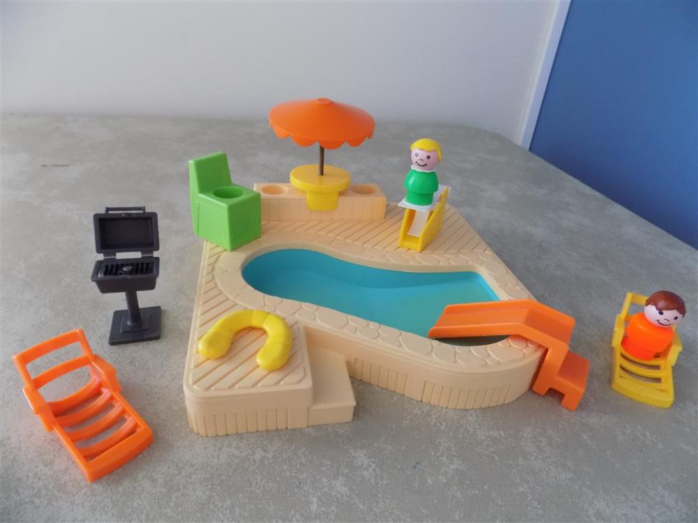 Fisher Price Little People Pool Set #2526 Complete set picture 23562