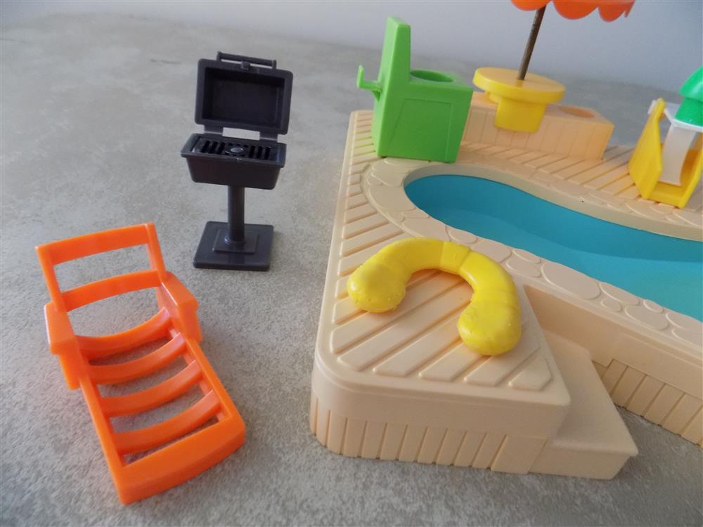 Fisher Price Little People Pool Set #2526 Complete set picture 23564