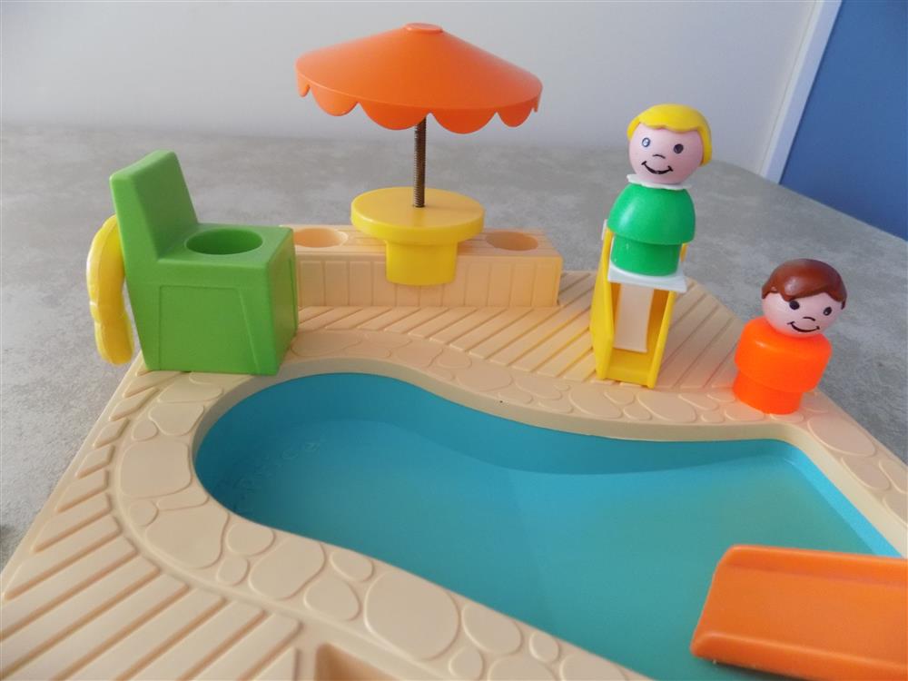 Fisher Price Little People Pool Set #2526 Complete set picture 23565