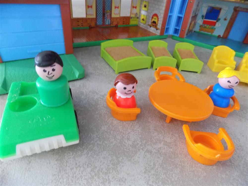 Fisher Price Little People Brown Tudor House #952 Excellent picture 23598