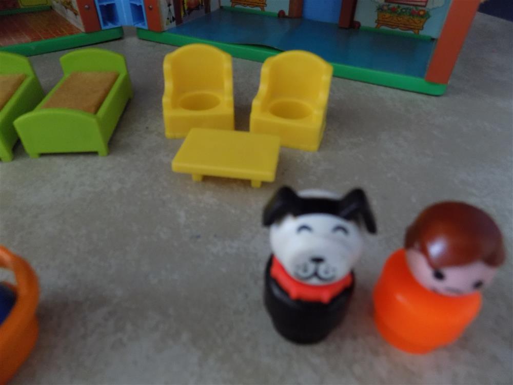 Fisher Price Little People Brown Tudor House #952 Excellent picture 23599